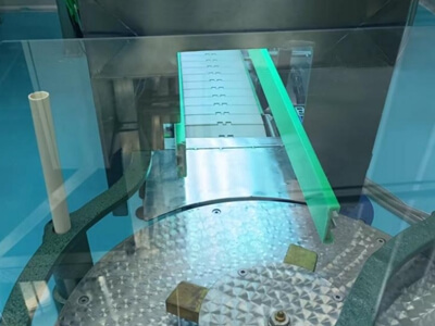 如何解決灌裝中的細(xì)菌問(wèn)題？防爆紫外線(xiàn)滅菌燈助力灌裝線(xiàn)高效殺菌